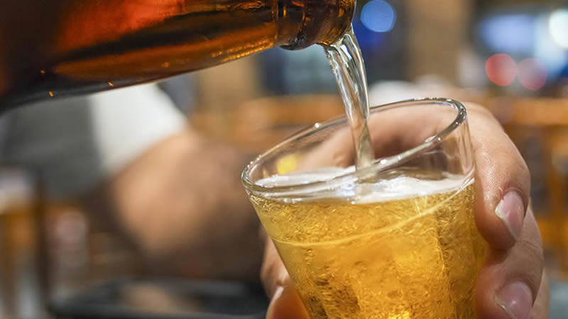 每天喝一杯啤酒 每天喝一杯啤酒