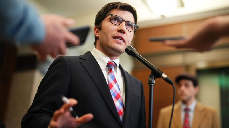 保守党议员加内特·吉纽斯(Garnett Genuis) 保守党议员加内特·吉纽斯(Garnett Genuis)